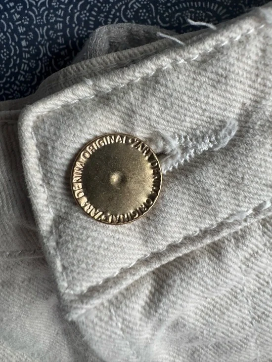 Zara High-Waist Cream Denim Shorts - Picture 8 of 8